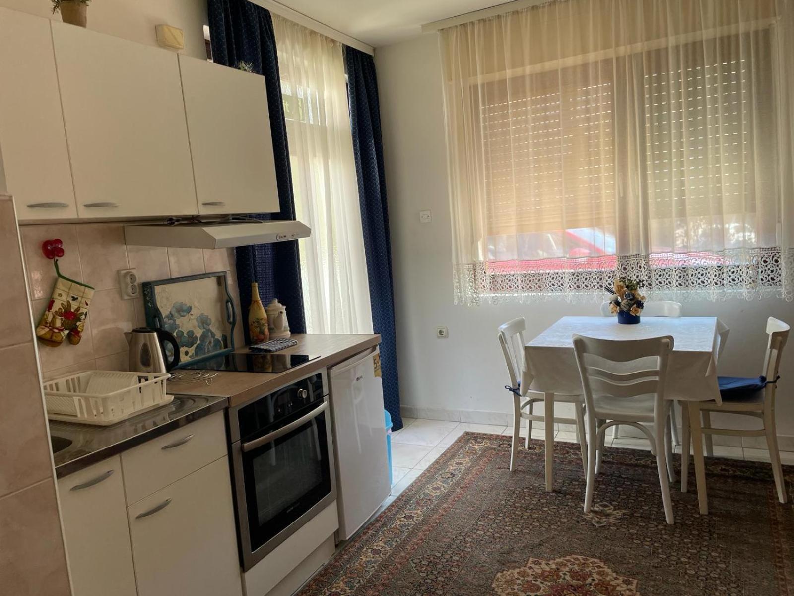 Nela Apartmani Ниш Экстерьер фото
