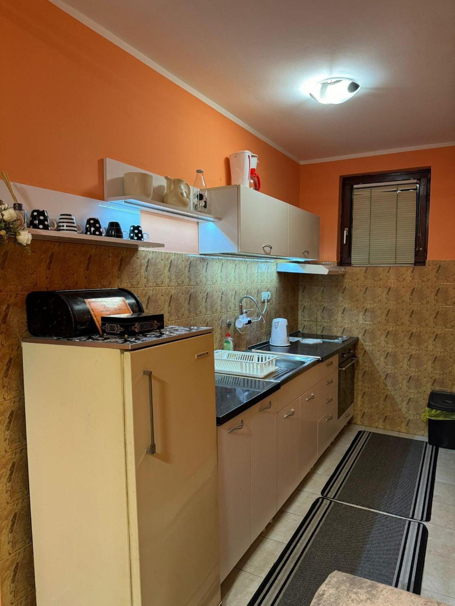 Nela Apartmani Ниш Экстерьер фото